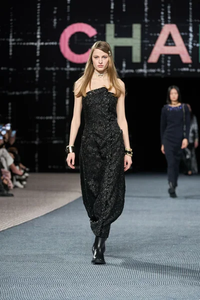 Look 60